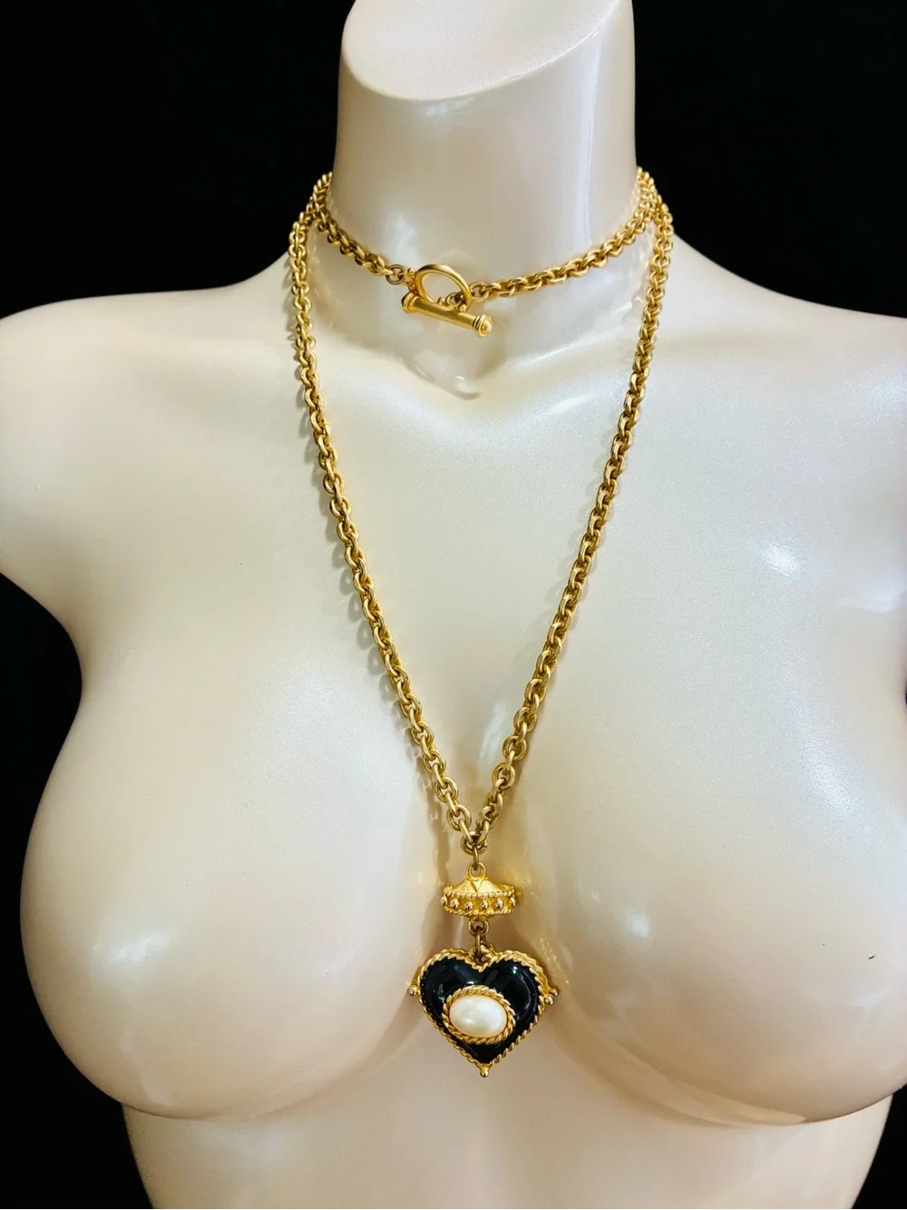 2019 Pascal Hubert ‘Tudor Heart’ Reversible Pendant Gold Chainlink Necklace EUC